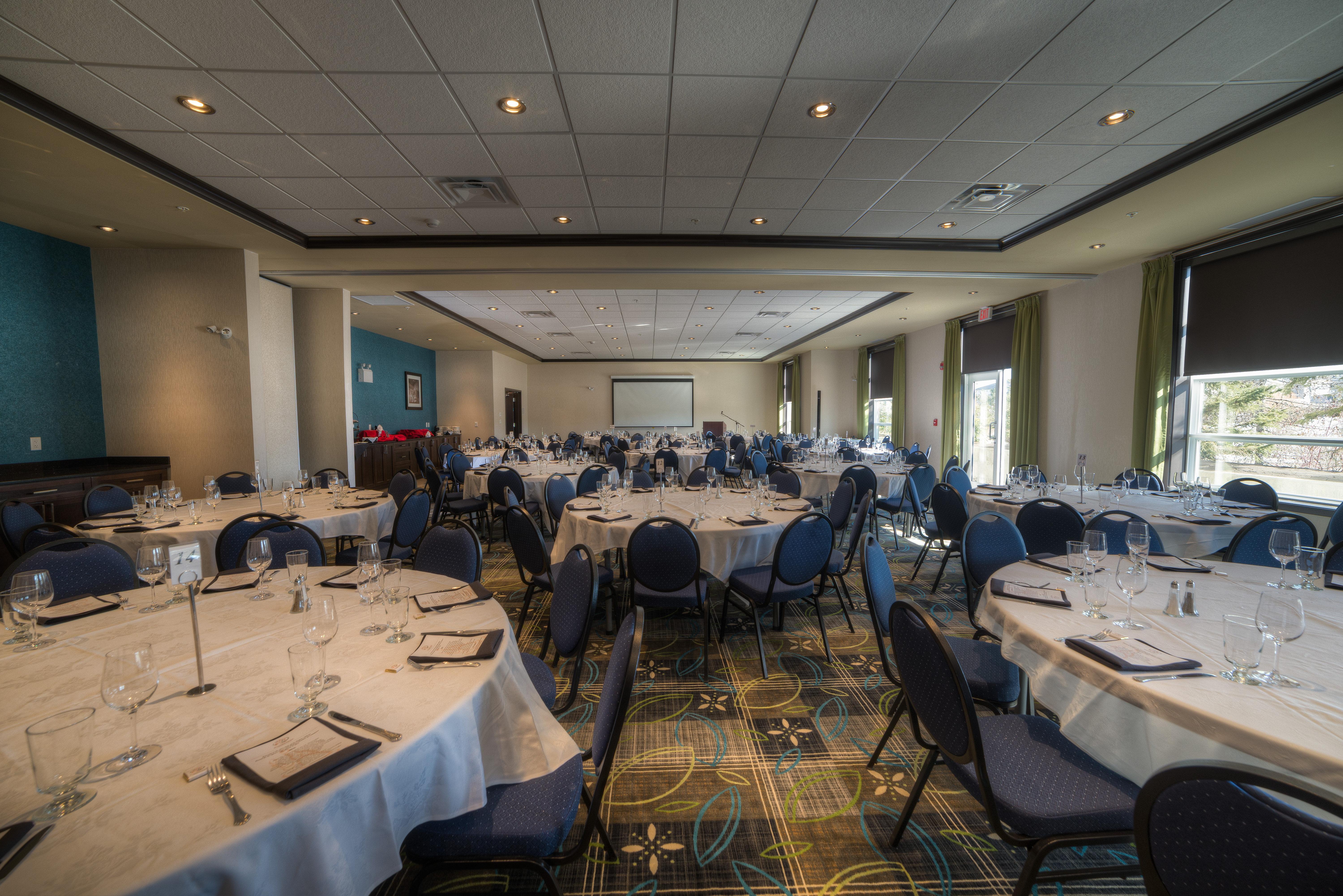Holiday Inn Express & Suites Spruce Grove - Stony Plain By Ihg Exterior foto