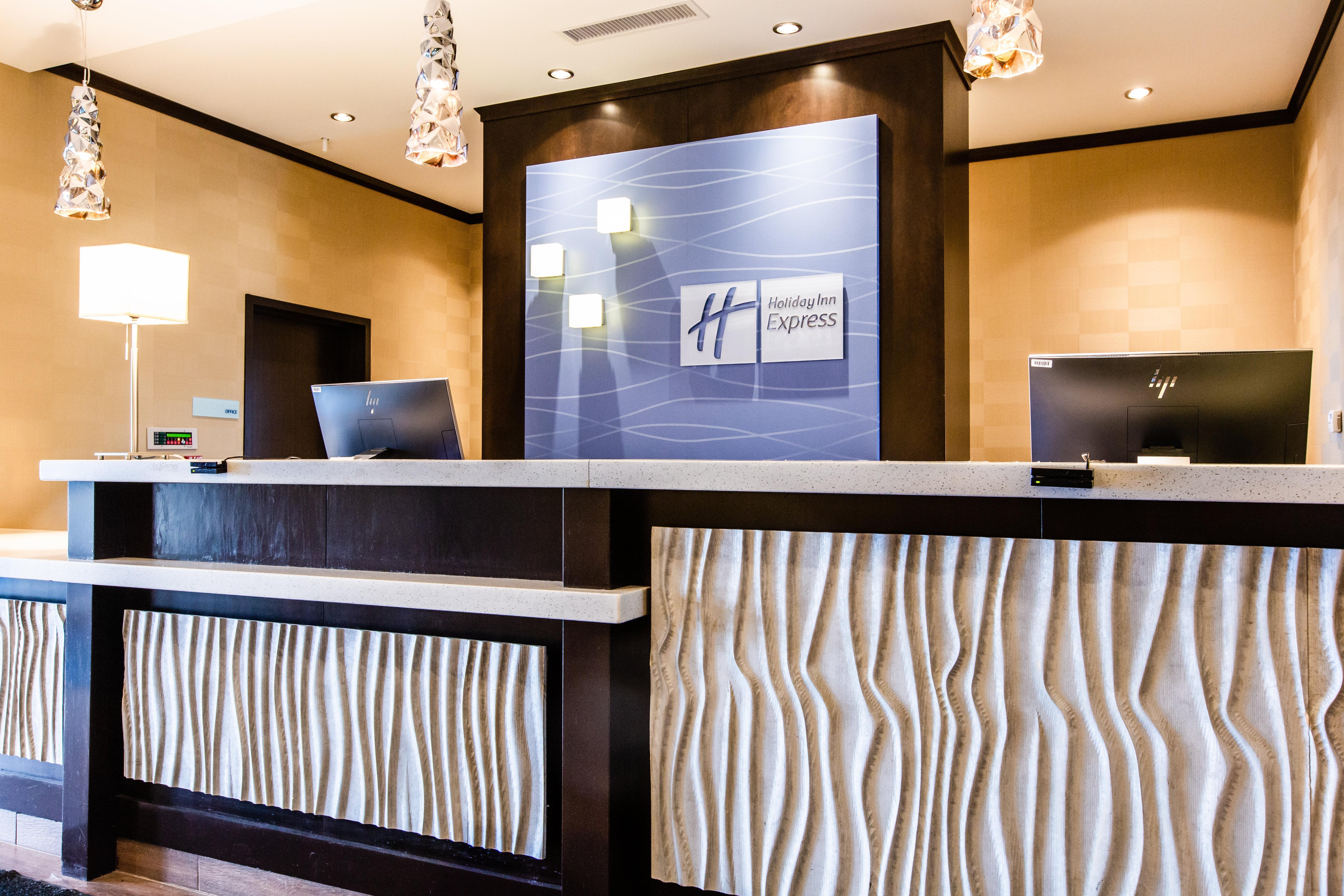Holiday Inn Express & Suites Spruce Grove - Stony Plain By Ihg Exterior foto